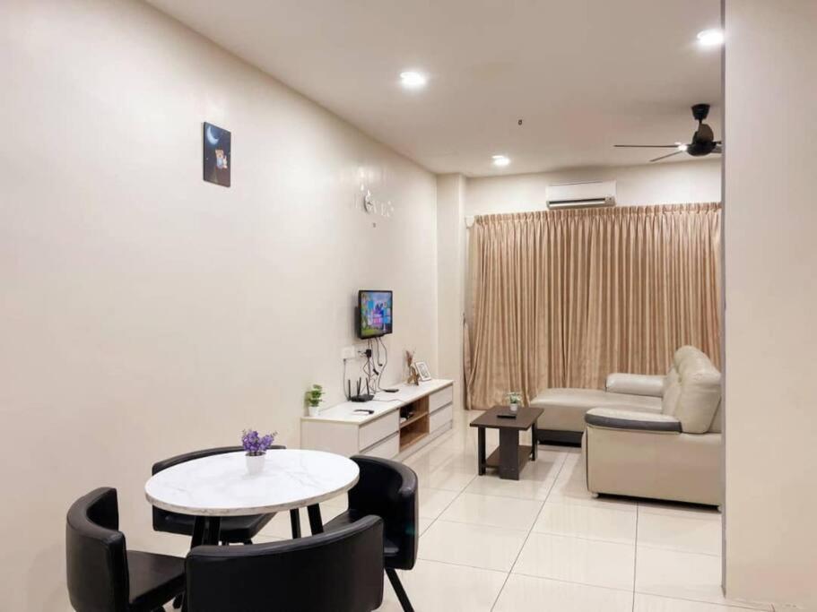 Cozyhouse 4Room 3Bath Room 10Pax'''Simpangampattasek Simpang Ampat  Exterior photo